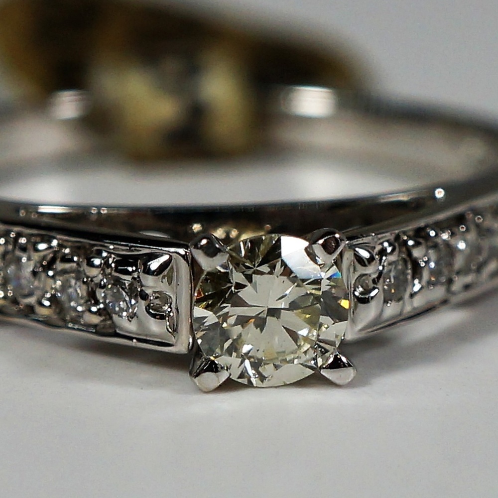 14KW gold Diamond ring - Picture 2 of 6